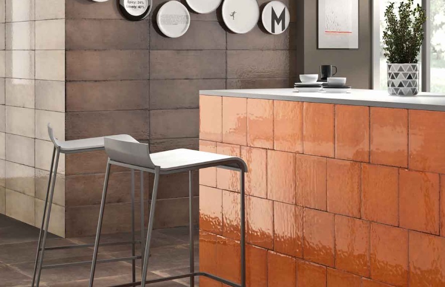 Faience  Maiolica 20 x 20 cm, ep. 7 mm, Vendu au m², 1 Bte = 1.36 m²