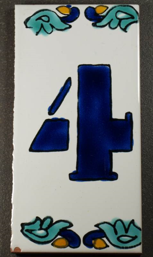 Numéro Artisanal 4 en Faience 7,5 x 15 cm