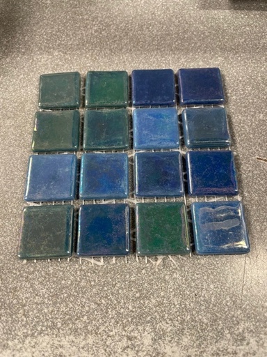 [ACQUARIS SAHE] Pate de Verre Irisé Mix Bleu Vert 2,4 x 2,4 cm, Par 100g