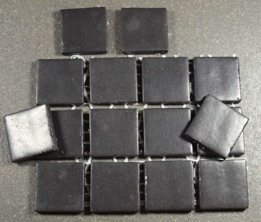[urban ferro] Pate de verre Noir Satiné 2,4 x 2,4 cm, par 100g